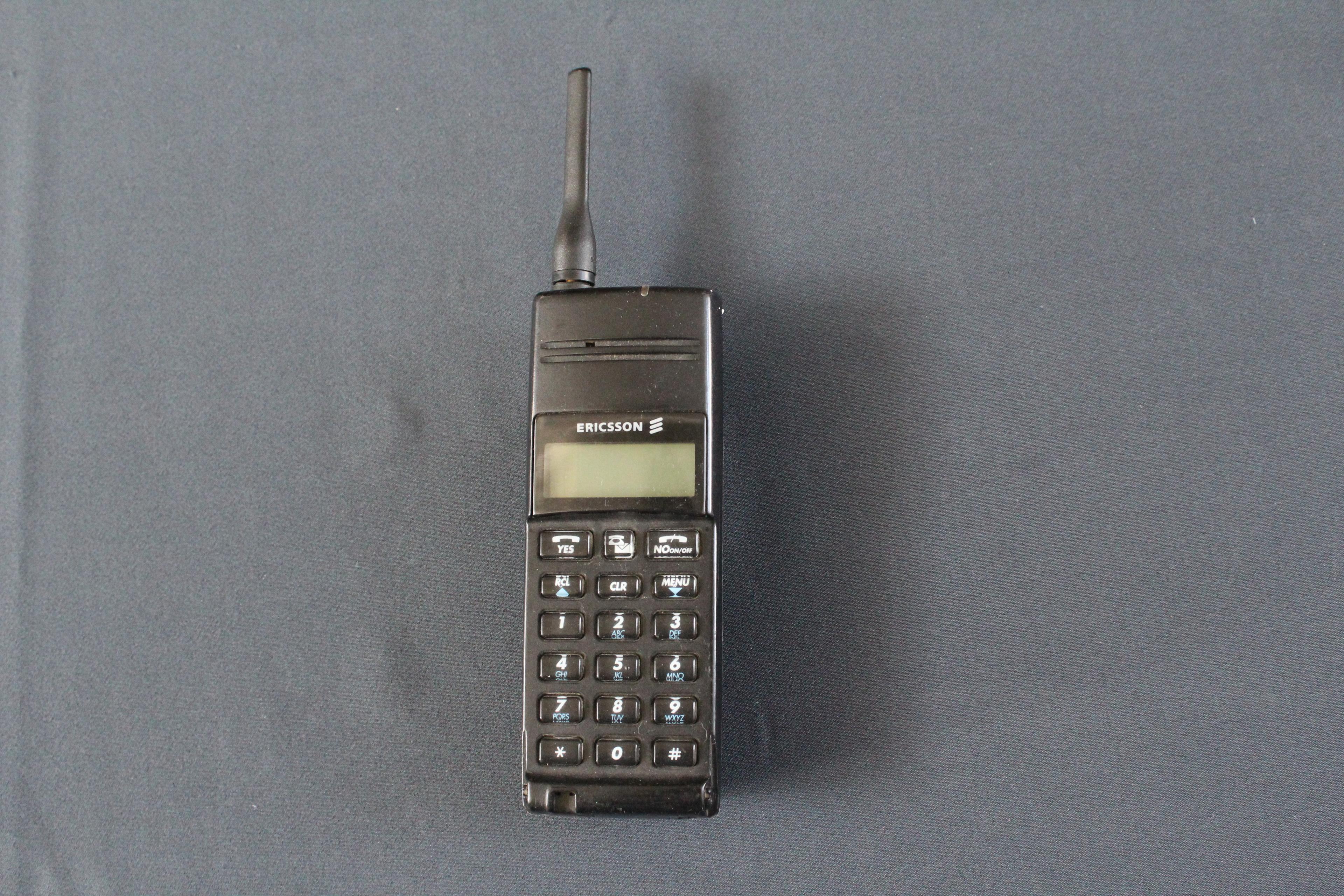 Телефон сотовый ERICSSON DF 388